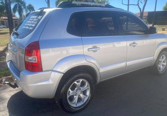 HYUNDAI TUCSON 2.0 MPFI GLS 16V 143CV 2WD FLEX 4P AUTOMÁTICO HYUNDAI TUCSON 2.0 MPFI GLS 16V 143CV 2WD FLEX 4P AUTOMÁTICO